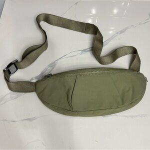 Athleta Kinetic Waist Bag Nylon Olive Green Fanny Pack